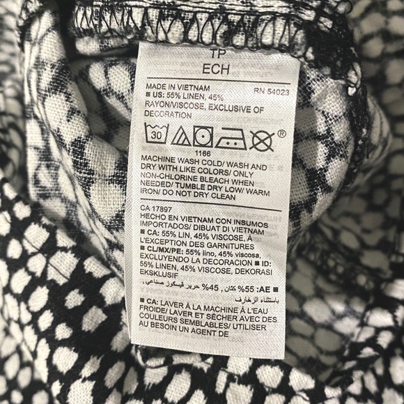 Sz XSm / Black & White Romper - Picture 3 of 6